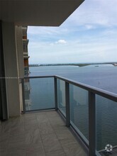 Building Photo - 1155 Brickell Bay Dr