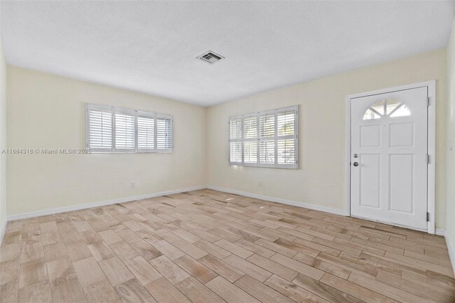 Building Photo - 838 NW 10th Ave