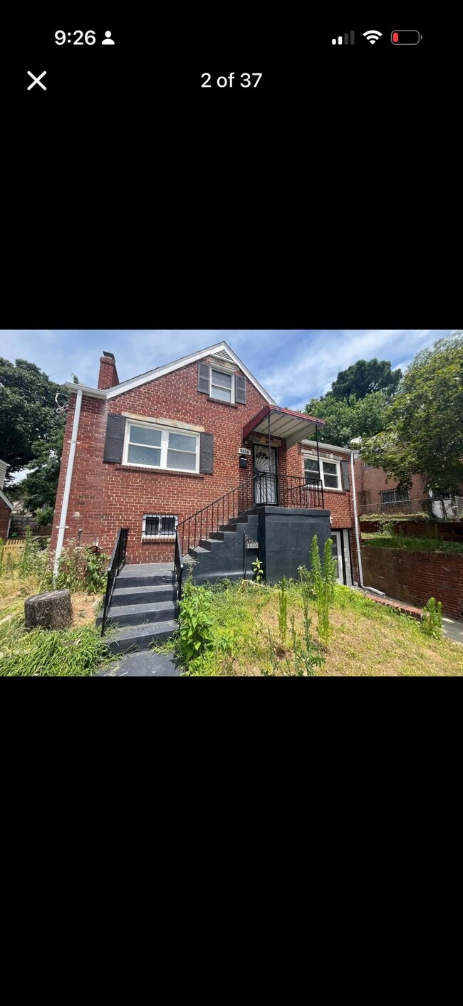 Building Photo - 1807 Nova Ave
