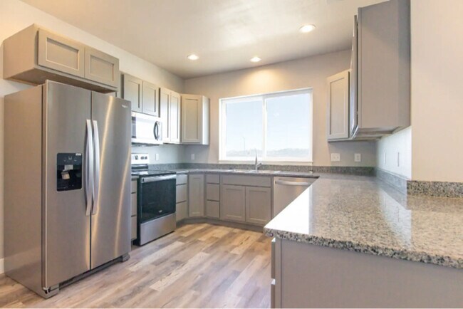 Foto del edificio - 2296 Deerfield Ln