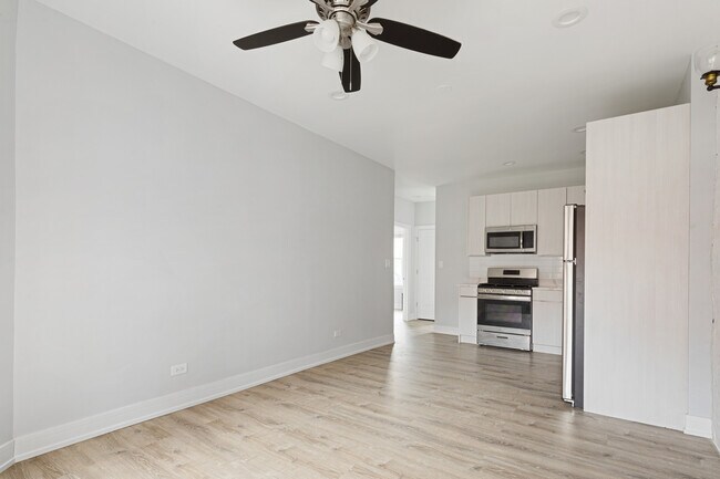 Foto del edificio - 6114 N Winthrop Ave