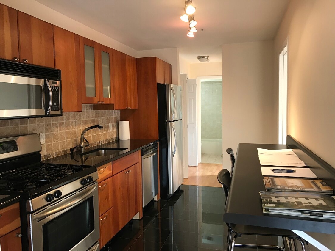 127 68th St, Guttenberg, NJ 07093 Condo for Rent in Guttenberg, NJ