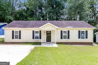 Building Photo - 6125 Pineneedle Dr SW