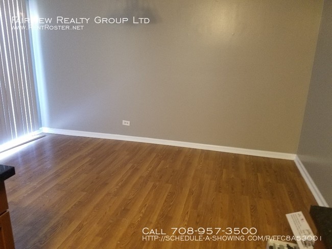 Building Photo - Freshly update Townhome for rent
