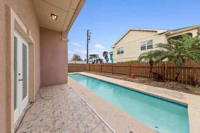 Building Photo - 108 E Aries Dr