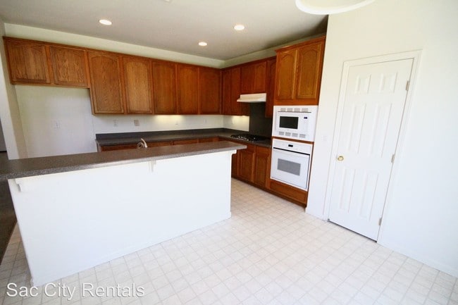 Building Photo - 8471 Modena Way