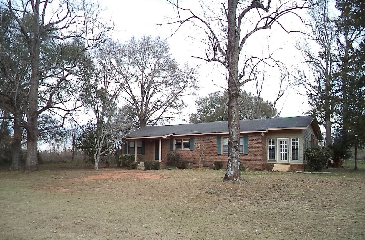 Primary Photo - 3BR/1BA Home in Daleville - Country Living...