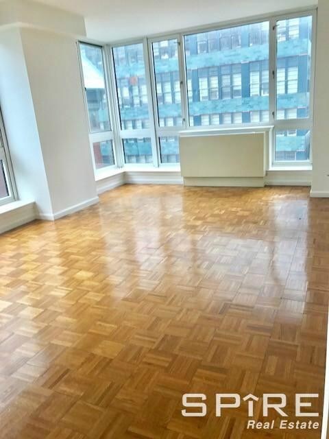Building Photo - 341 W 43rd St