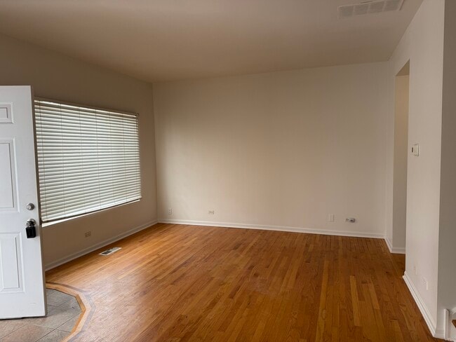 Building Photo - 130 Creston Cir