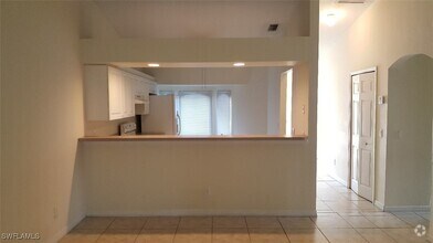 Building Photo - 519 SE 23rd Pl