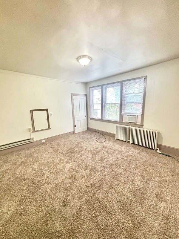 Foto principal - 156 E Walnut St