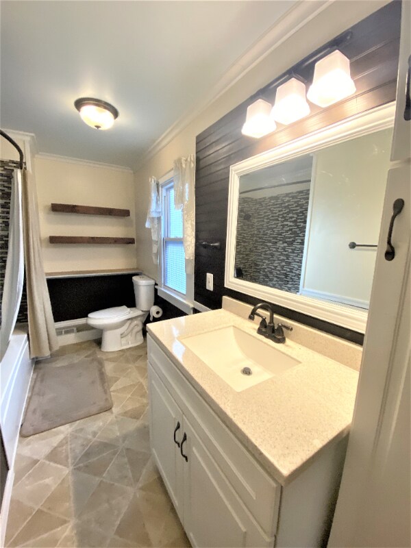 Foto del edificio - 672 Bloom Rd
