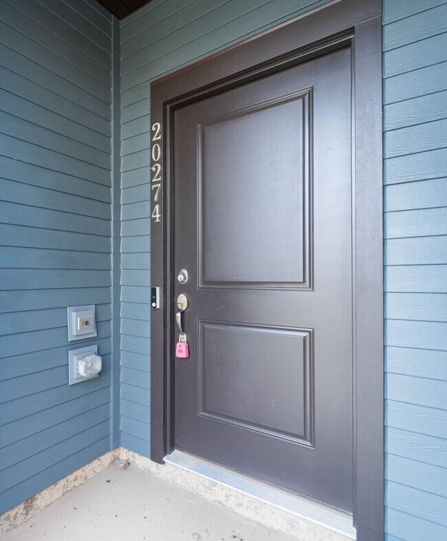 Building Photo - 3 BD 2.5 BA Townhome in Ashburn Station
