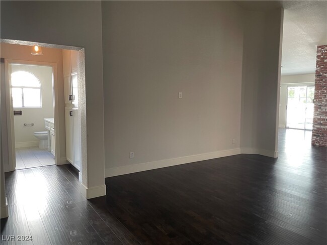 Building Photo - 18 Myrtle Beach Dr
