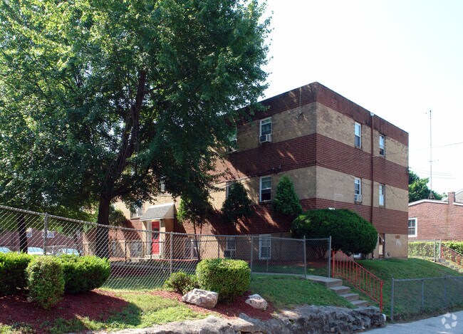 Foto del edificio - Jefferson Court Apartments