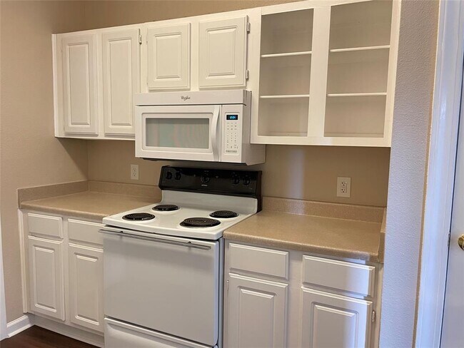 Building Photo - 12166 Metric Blvd