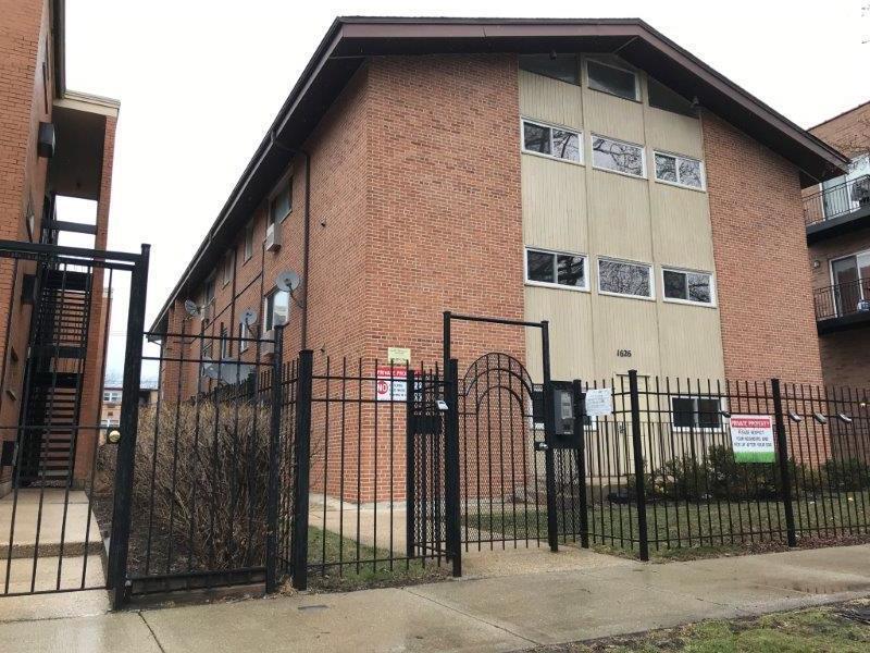 Primary Photo - 1626 W Estes Ave