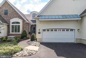 Building Photo - 5812 Hickory Hollow Ln