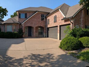 Building Photo - 15702 Crown Cove Ln