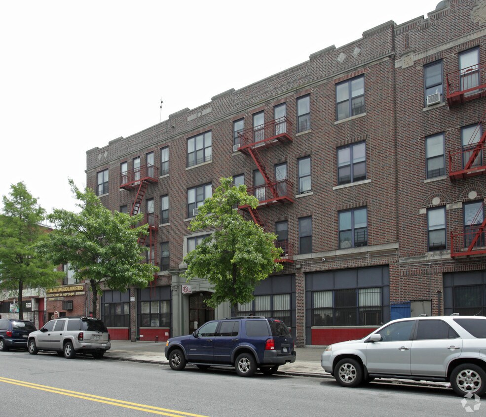 Building Photo - Harding Court