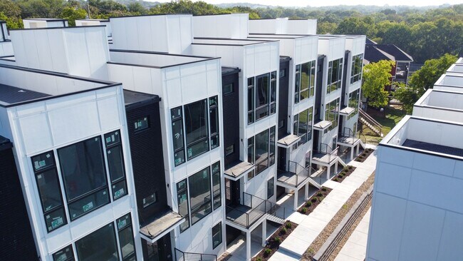 Foto del edificio - 910 Youngs Ln