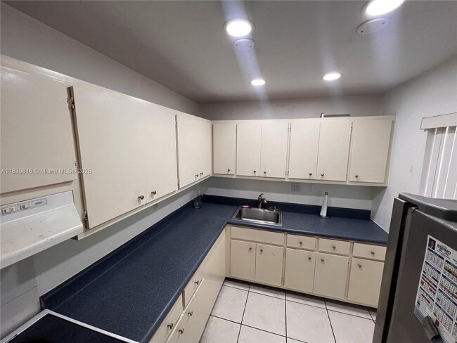 Building Photo - 7727 SW 86th St