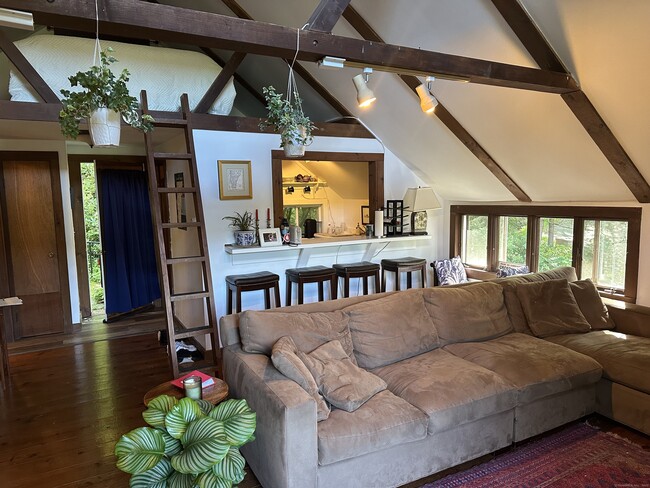 Foto del edificio - 404 Nettleton Hollow Rd