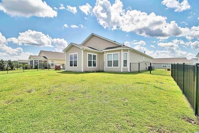 Photo - 1072 Caprisia Loop House