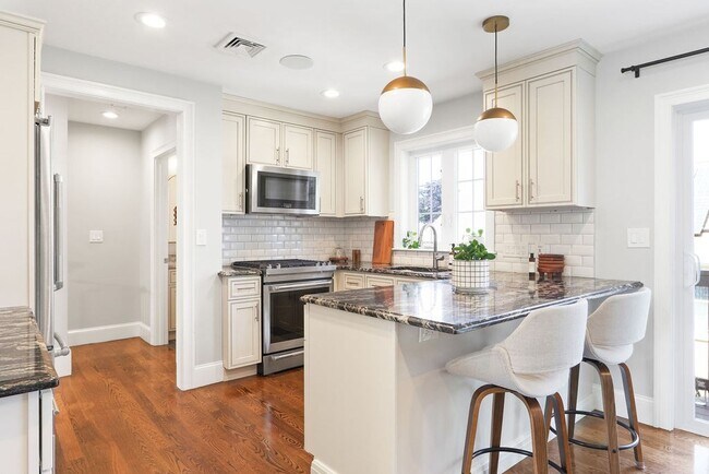 Building Photo - 60 Cleverly Ct