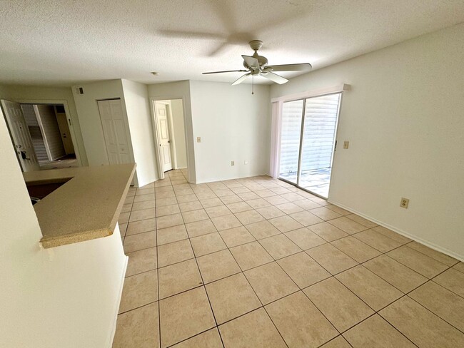 Foto del edificio - 1222 Bermuda Lakes Ln