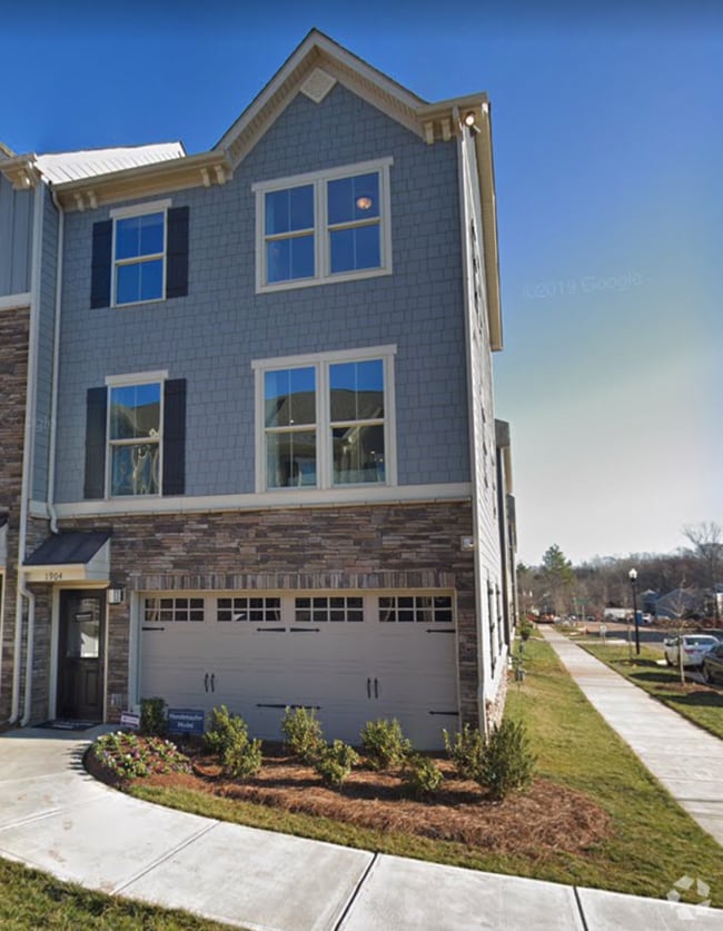 Building Photo - 1904 Catkin Ln