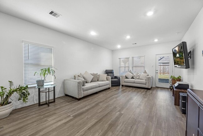 Building Photo - 23815 Desert Brush Ct