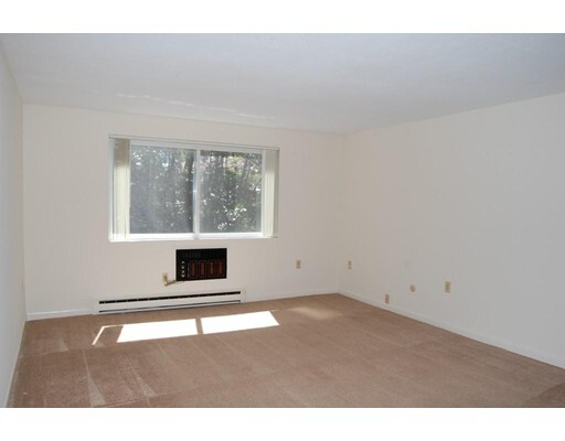 Building Photo - 61 E Meadow Ln