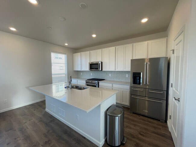 Building Photo - The Lifestyle You Seek!