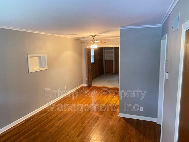 Foto del edificio - 1776 Dorrie Ln