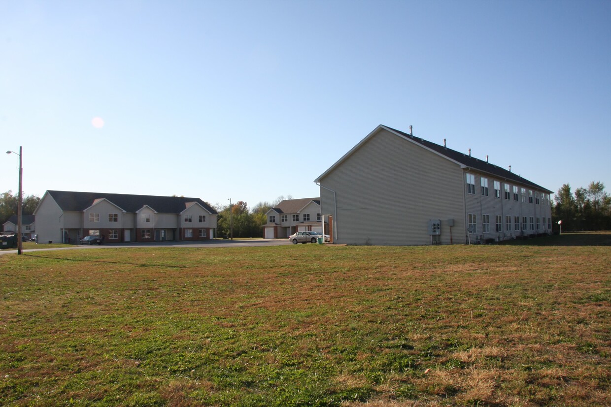 Foto del edificio - Centreville Courts Apartments