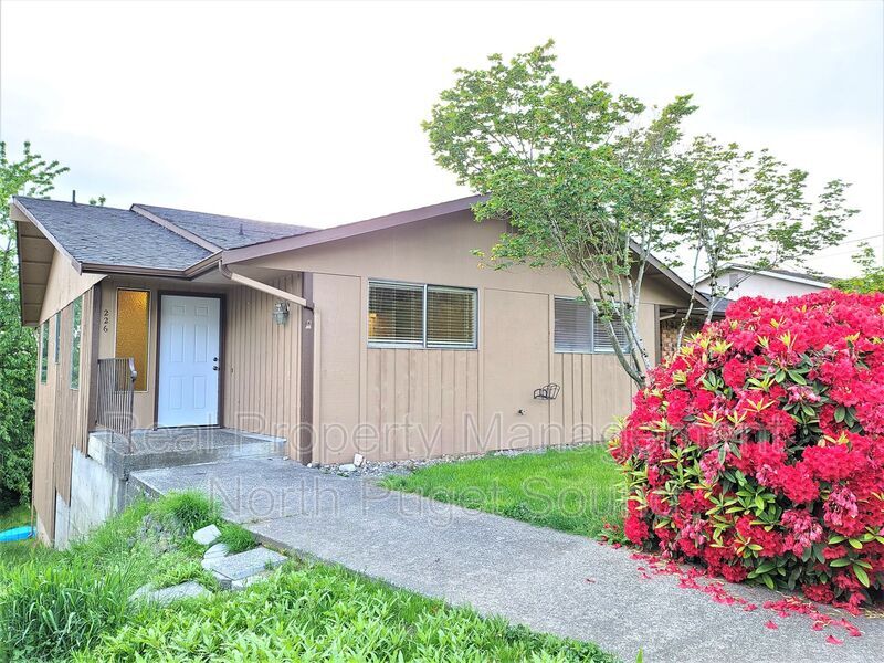 Primary Photo - 226 N Stillaguamish Ave
