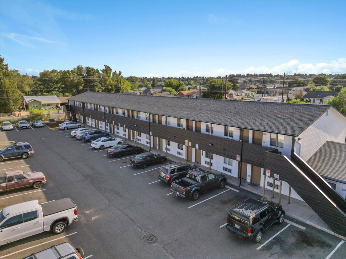 Primary Photo - Welcome to Columbia Apartments in Yakima!