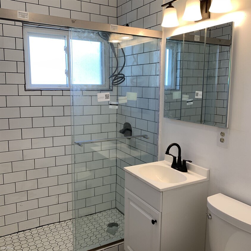 Primary Photo - 2 br, 1 bath House - 491 West Kanawha Avenue