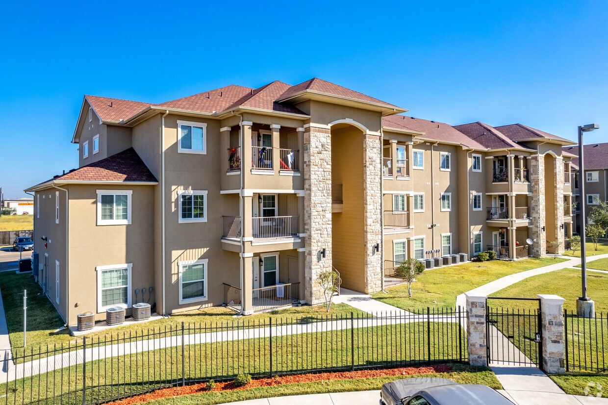 Jackson Place Apartment Homes Apartments in Pharr, TX