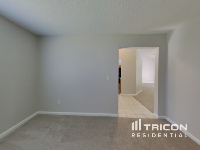 Building Photo - 11110 Lauren Oak Ln S