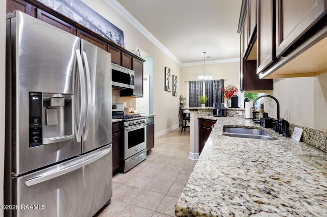 Foto del edificio - 114 Clover Leaf Dr