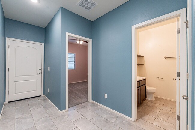 Building Photo - Three Bedrooms & Two Baths - Great Location