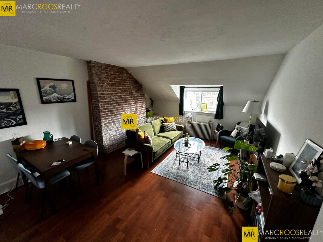 Primary Photo - 455 Beacon St