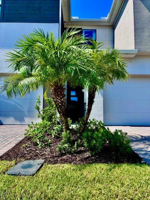 Building Photo - 14043 SW Thorens Dr