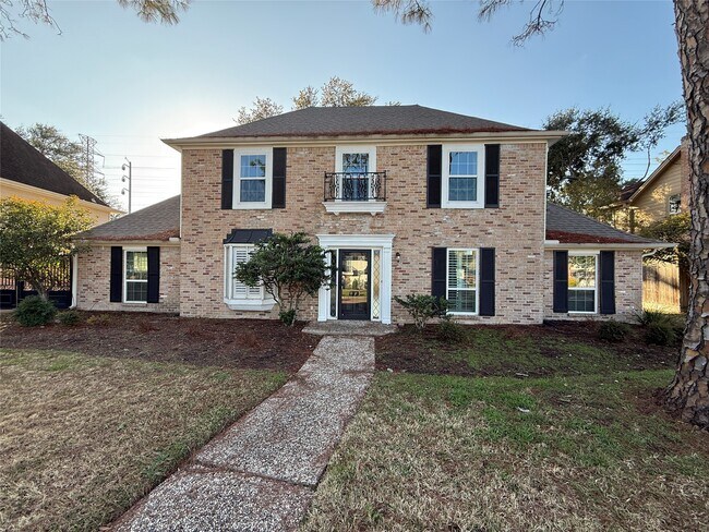 Foto del edificio - 318 Big Hollow Ln