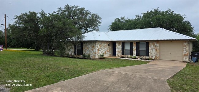 Building Photo - 500 Wanta Hide A Way Dr