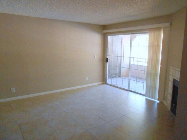 Foto del edificio - 2200 S Fort Apache Rd