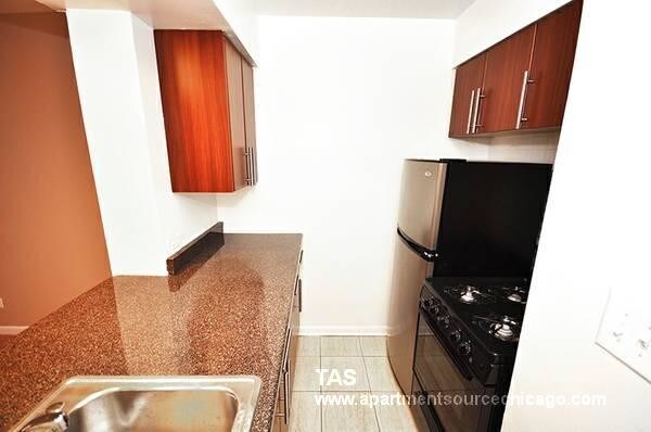 Foto principal - 3150 N Pine Grove Ave