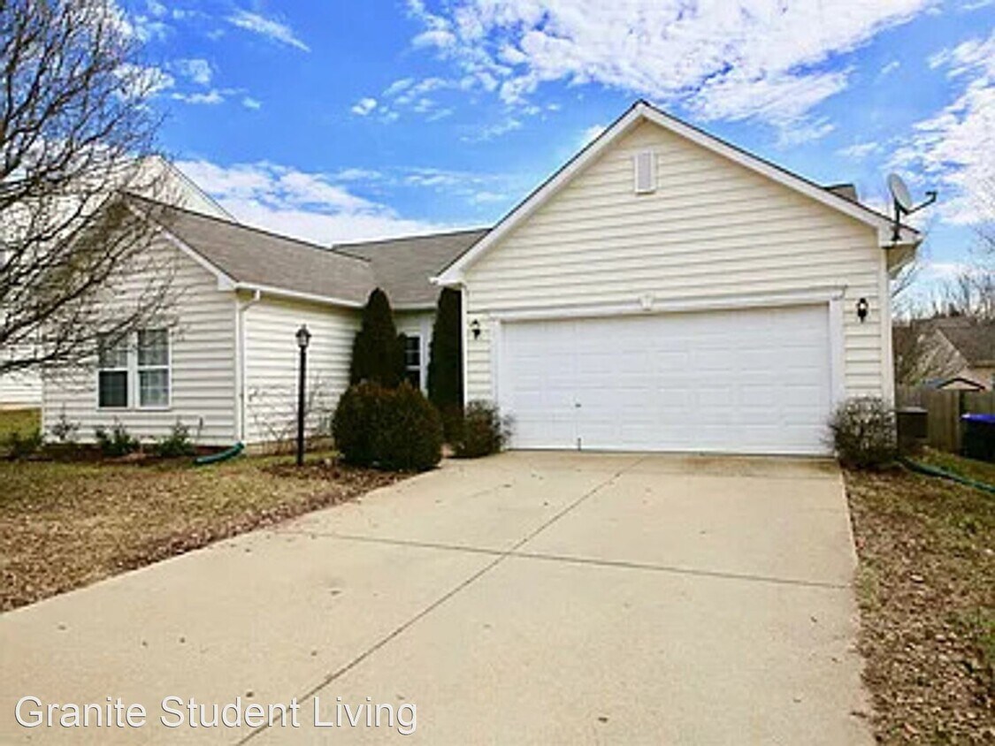 3 br, 2 bath House 3621 S. Wickens St House Rental in Bloomington